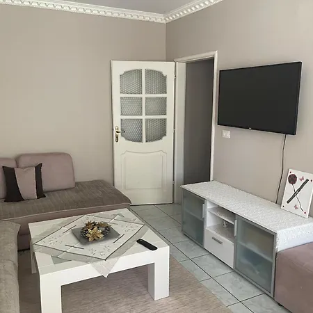 Modern Near Lungo Mare Влёра